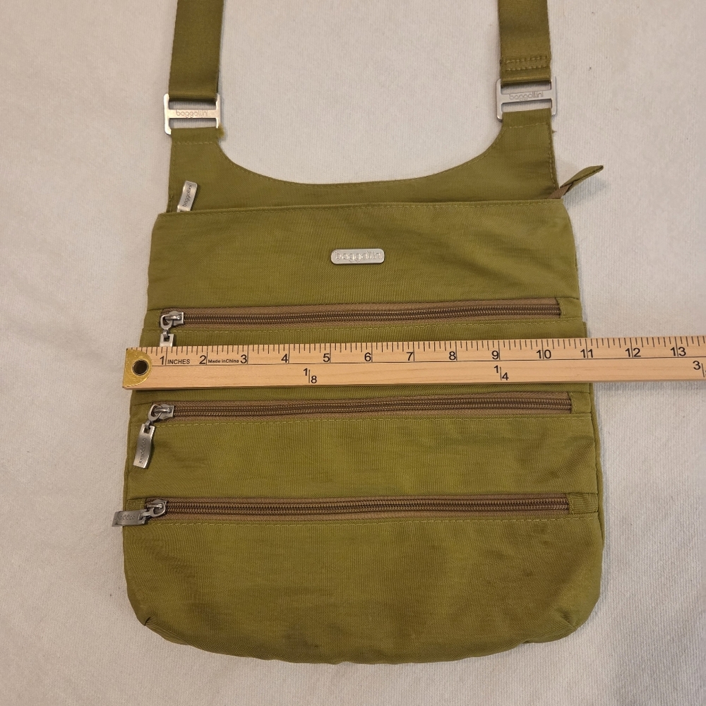 BAGGALLINI Bigโ Zipper Bagg RFID Green Nylon Triple Zip Crossbody Messenger Bag - Picture 12 of 13